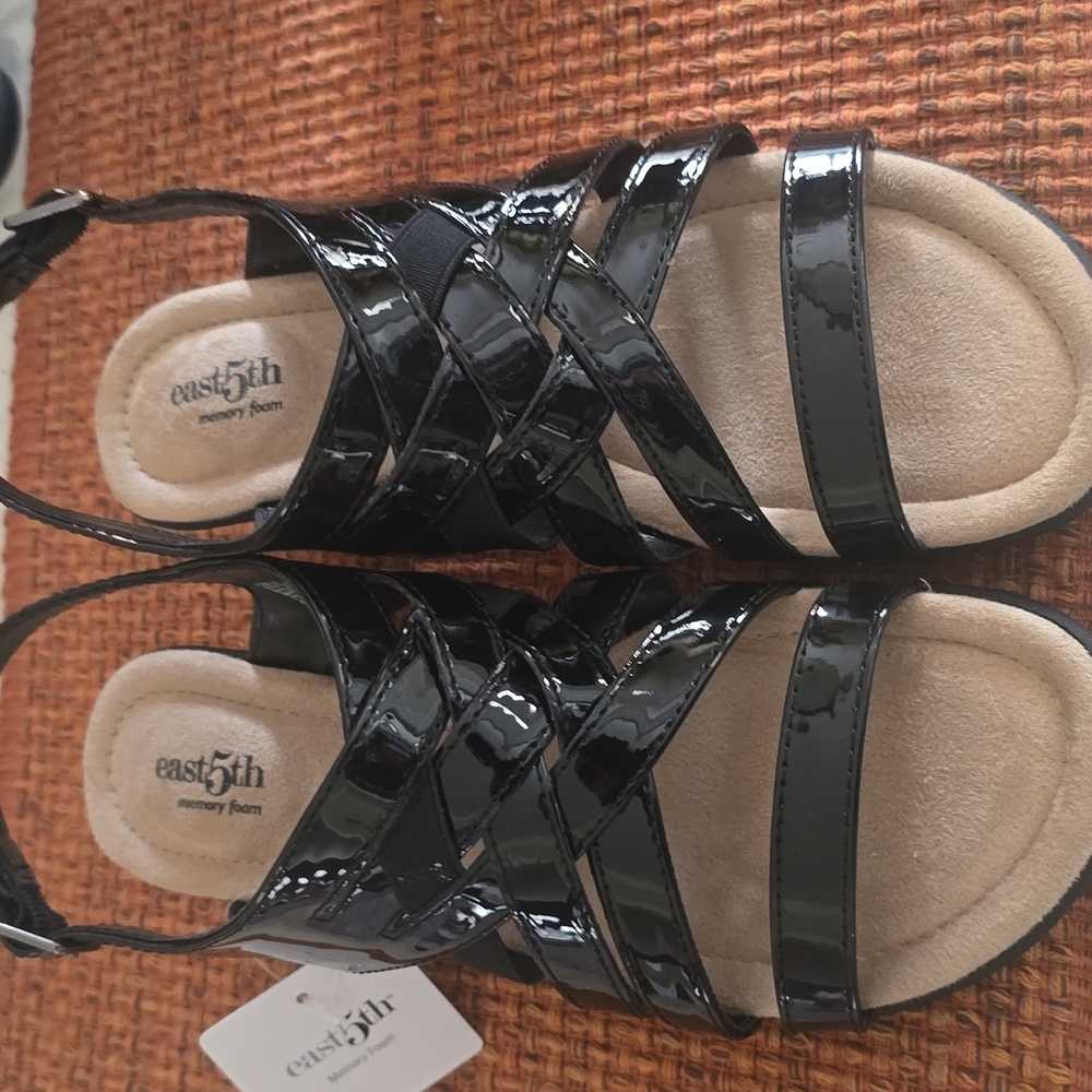 EAST 5TH BRAND WOMEN'S BLACK PATENT LEATHER SANDALS SIZE 7.5 MEDIUM